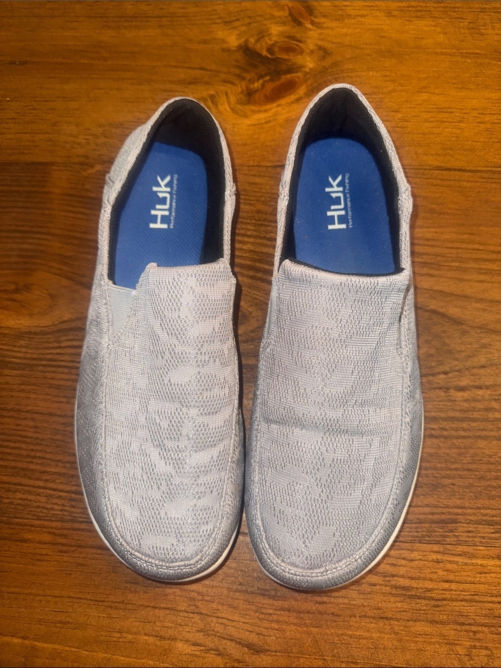 Huk Men's Slip-On Knit Loafers in Light Gray with Blue Insole